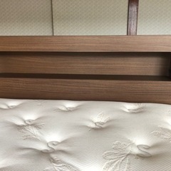 シモンズ　ベッド本体とベッドマット