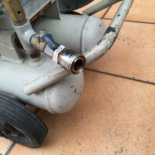 アネスト岩田 L22-10 エンジン コンプレッサー 常圧タイプ【市川行徳店