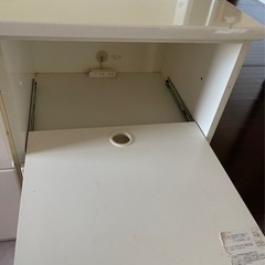 食器棚　大川家具GLAYすで購入しました。