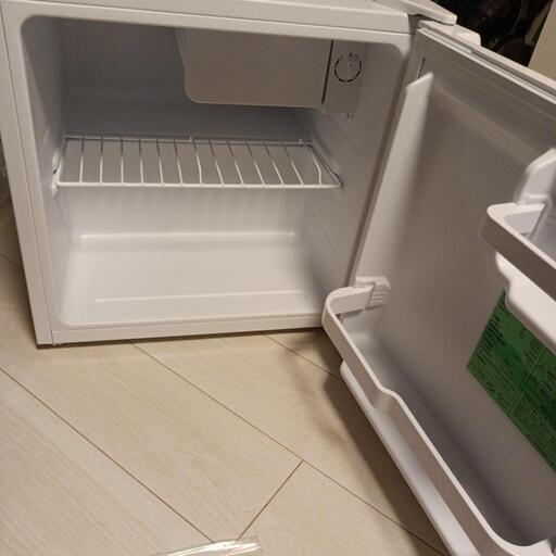 冷蔵庫小型（新品未使用４６L!!）
