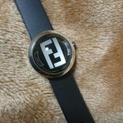 FENDIフェンディブースラ腕時計ブラック黒ドームウォッチ8010L
