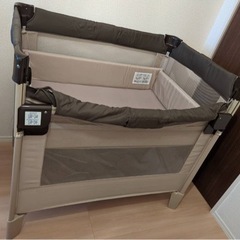 美品アップリカ ココネルエアー ココアBR ベビーベッド