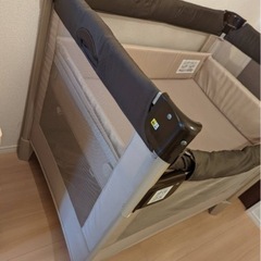 美品アップリカ　ココネルエアー  ココアBR ベビーベッド