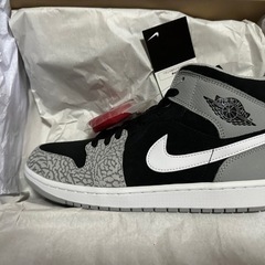 新品未使用 2022 エアジョーダン1 MID SE エレファントトゥ size10  黒タグ付き 付属換え紐あり 新品未使用 2022 エアジョーダン1 MID SE エレファントトゥ size10 黒