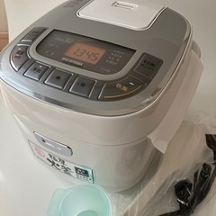 【新品未使用】炊飯器 5.5合炊きERC-MC50-W 2022...