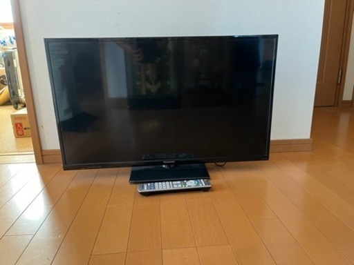 美品　Panasonic 液晶TV 32インチ　2015年製　TH-32C300