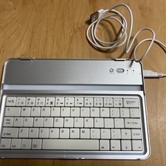 Bluetoothキーボード(iPad miniのケースにもなります)