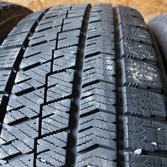 超極上タイヤ　BRIDGESTONE ブリヂストン　ブリジストン　VRX2 215/60R17 スタッドレス タイヤ　2019年製　17インチ