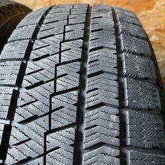 超極上タイヤ　BRIDGESTONE ブリヂストン　ブリジストン　VRX2 215/60R17 スタッドレス タイヤ　2019年製　17インチ