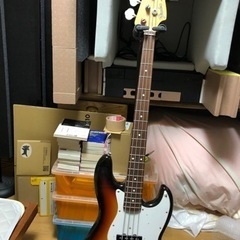 Fender japanの  ジャズベース　です。　保証書付き説...
