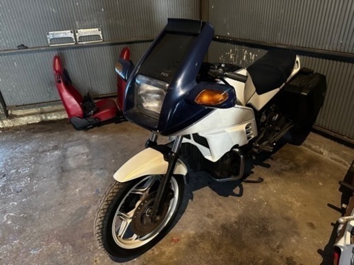 BMW　K100RS　平成3年式　エンジン始動しない(プラグ交換でかかるかも)