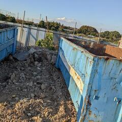 アームロール車にのせるコンテナ　8ルーベ