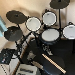 Roland V-Drums TD-17 スピーカー、マット、スローン、スティック付きです！！