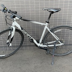 ②GIANT クロスバイク　週末割引中‼️