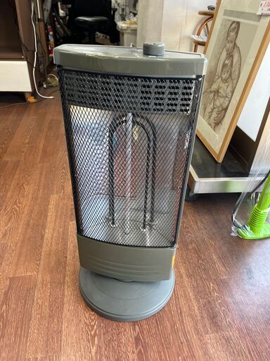 【リサイクルショップどりーむ天保山店】●5083●　冬物家電大量入荷　大特価セール開催( *´艸｀)　電気ストーブ　セラミックファンヒーター　トヨトミ　EWH-100