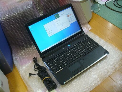 ⓝ富士通 LIFEBOOK Core i3 Webカメラ USB3.0 HDMI付 Windows 10 Home / Office 2016 Professional インストール済（ライセンス認証済）15.6インチ ノートPCⓝ