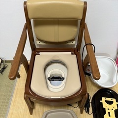 【ネット決済】安寿ポータブルトイレ　家具調トイレ　自動ラップソフト便座