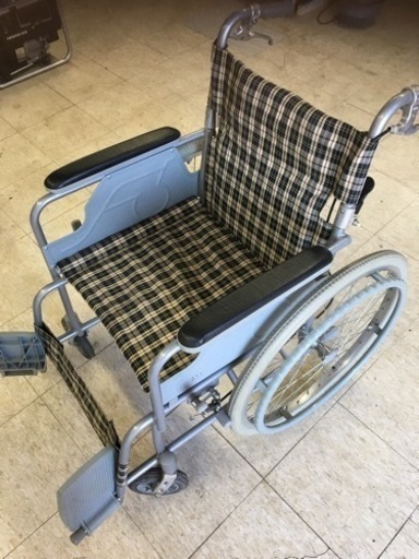 【中古】幸和製作所 車椅子 B-31