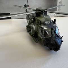 Schuco ヘリコプター模型（緑）