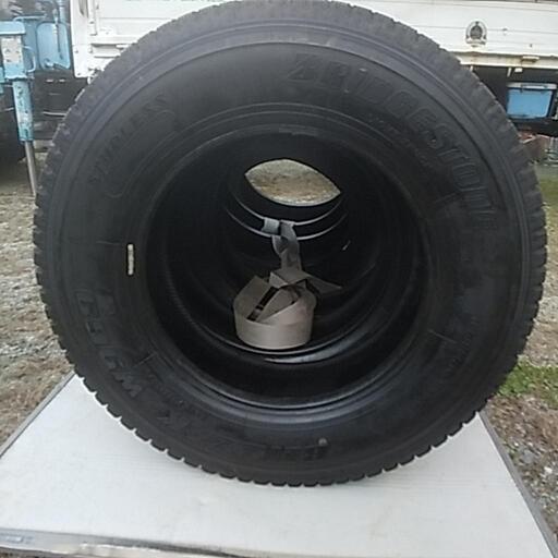 2Tトラック用185/85R16スタッドレスタイヤ