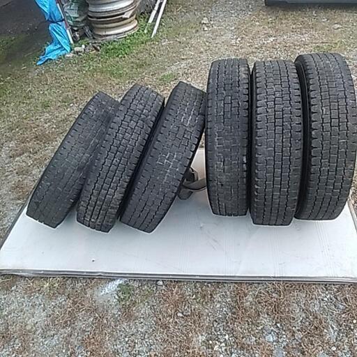 2Tトラック用185/85R16スタッドレスタイヤ