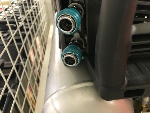 マキタ 未使用 AC462XGB コンプレッサー 16Lうるま市田場