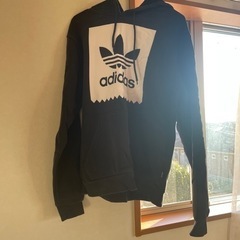 adidasパーカー