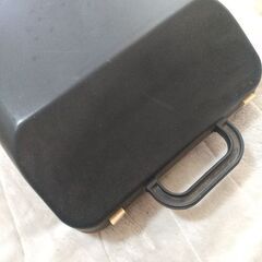 イタリアオリベッティ社製のレトロタイプライター（ハードケース付き）