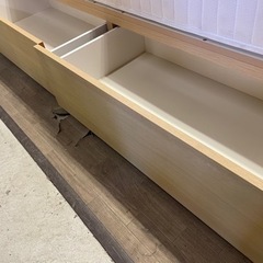 061200 セミダブルベッド