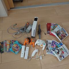 任天堂Wii本体一式＋ソフト１６本セット＋GAMECUBEリモコ...