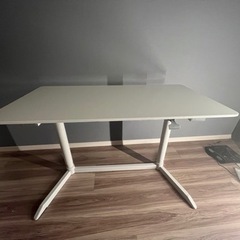 昇降式テーブル　テーブル　机
