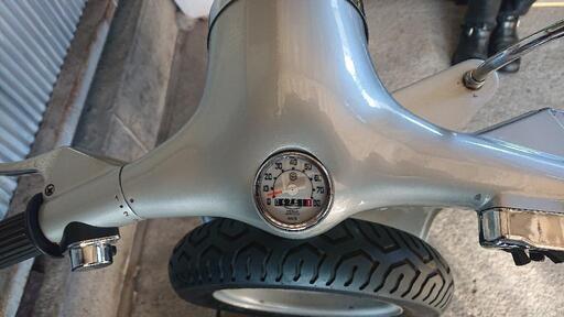 シーズン到来で値上げ？速い！希少！かっこいい！かわいい！セカンド車にも！低走行！Vespa 100 vintage ベスパ  鉄スクーター ピアジオ イタリア スモールベスパ ランブレッタ モッズ MODS くっきー 小峠  スーパーカブ トライアンフ おしゃれ バイク ピアジオ イタリアン  ラビット シルバーピジョン 英国  イングランド ドクターマーチン  冷やかしはやめてください！ シーズン到来で値上げ？速い！希少！かっこいい！かわいい！セカンド車