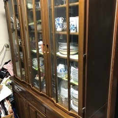 綺麗な食器棚
