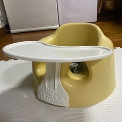 【取引中】バンボ　bumbo くすみカラー　ベビーチェア　テーブル付き