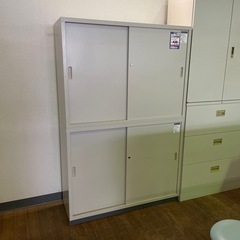 JK-1 【オフィス家具専門店】コクヨの上下引戸書庫です！