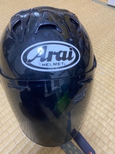 ヤールーヘルメットと、アライのヘルメット2つ