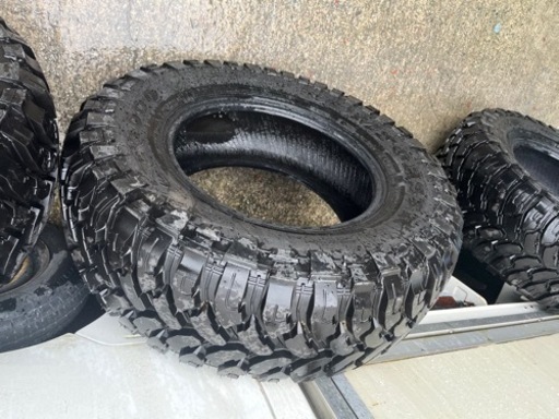 コンフォーサー　CF3000 285/70R17 マッドタイヤ