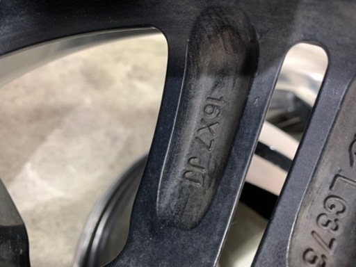 200系ハイエースに履いてました。 注文 