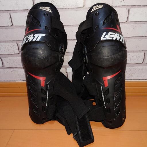 LEATT （ニープロテクター）