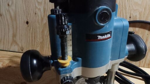 サクサク動いて思い通りに削れるマキタ(Makita) ルータ(2022まで  