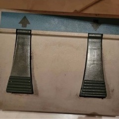 電動昇降　ベッド　エステサロン　施術　マッサージ