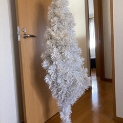 光る　クリスマスツリー　ホワイト
