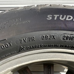 取引中　スタッドレス　205/60 R16 ミシュラン　X-ICE3+ アルミ付き4本