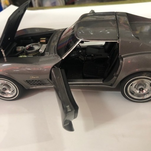 Auto art 1/18シボレーコルベットグレーメタリック