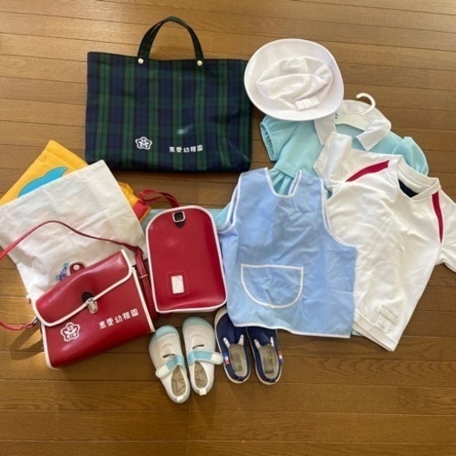 寝屋川市恵愛幼稚園制服、鞄、体操服一式
