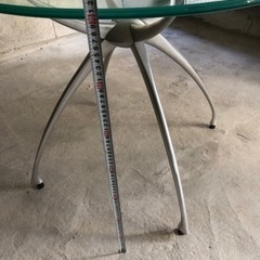 円形ガラステーブル　1台