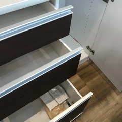 新品未使用　食器棚