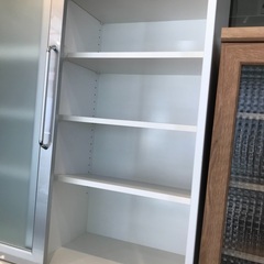 新品未使用　食器棚