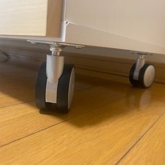 テレビボード幅約1.2m×奥行き約３５㎝取りに来てくれる方のみ(2022年３月購入)