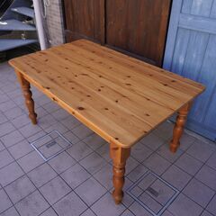 THE PENNY WISE(ペニーワイズ)よりpaulwison(ポールウィルソン) パイン無垢材の引き出し付ダイニングテーブルです！英国製のクラシックなデザインのアンティーク調の4人用食卓。CJ407